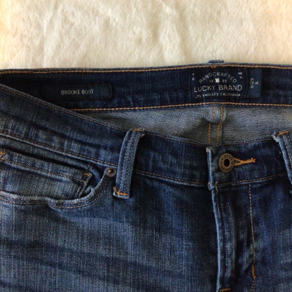 EUC Lucky Brand Slightly Distressed Brooke Boot Women Jeans Size 28 - Picture 6 of 11